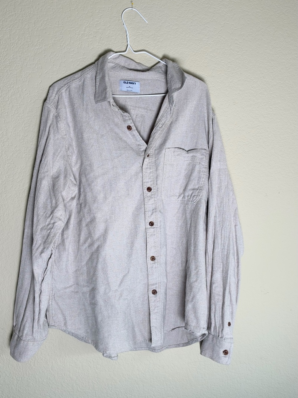 Old Navy Men's Light Beige Long Sleeve Button-Down Shirt